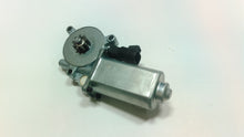 Window Motor, 9 Tooth, Weatherpack (female-type) Plug, RH